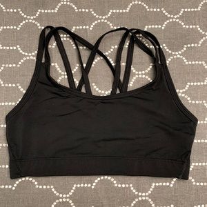GapFit Eclipse Medium Support Strappy Sports Bra.